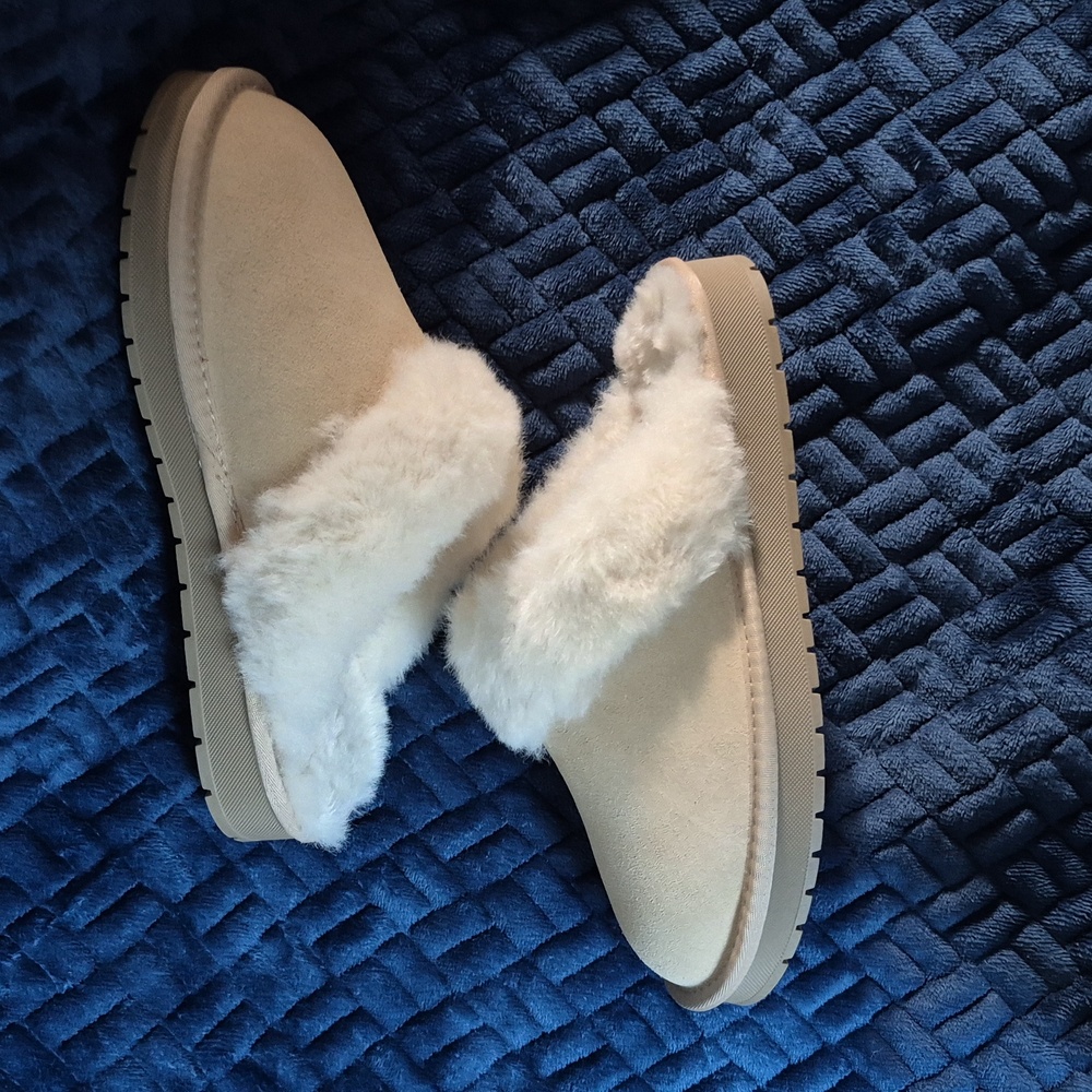 Banff Trail Tan Suede Faux Fur-Lined Slippers Size 8, New With Tags - Picture 12 of 12